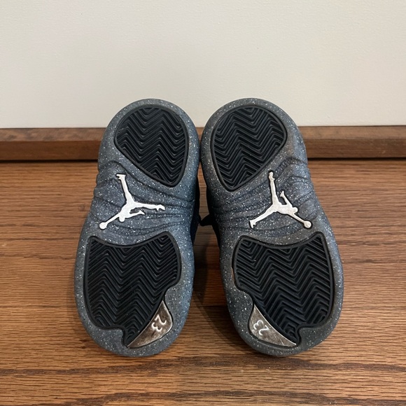 Nike Retro Air Jordan 12 Utility Grind Kids Sneaker - Picture 10 of 12